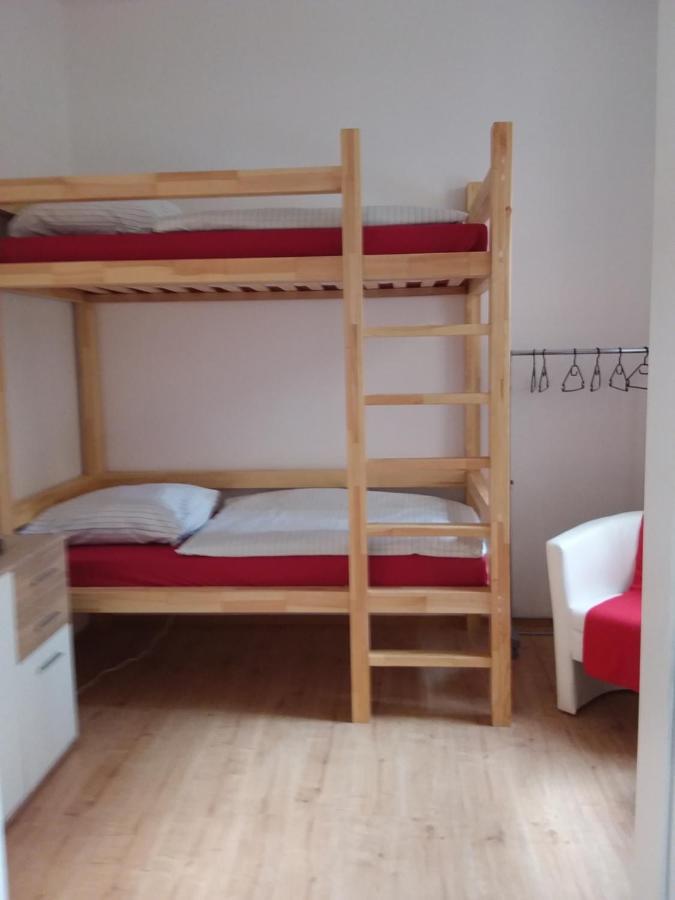 Living In The Box Hostel Βερολίνο Εξωτερικό φωτογραφία