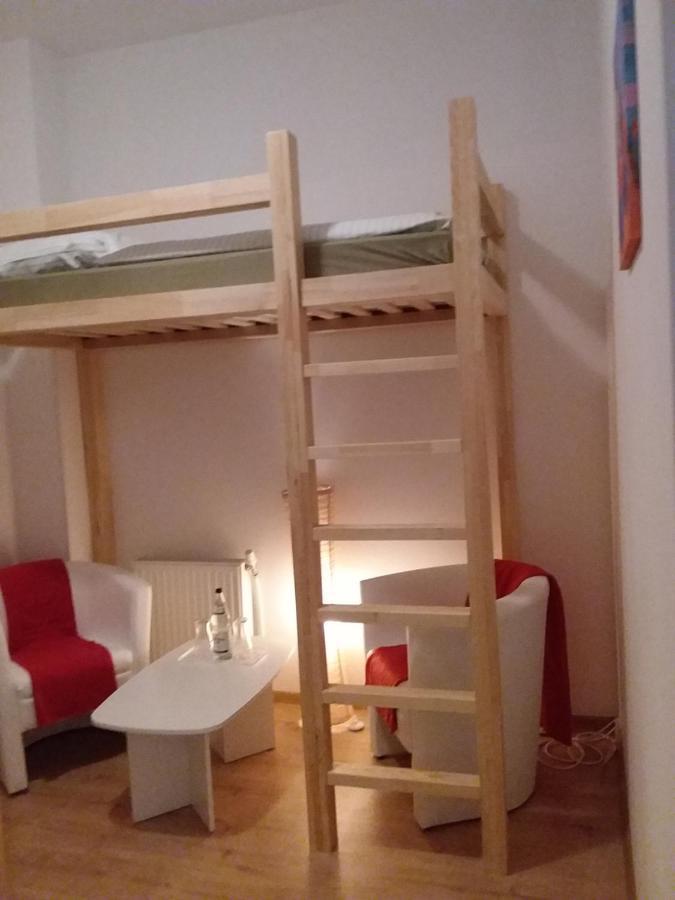 Living In The Box Hostel Βερολίνο Εξωτερικό φωτογραφία