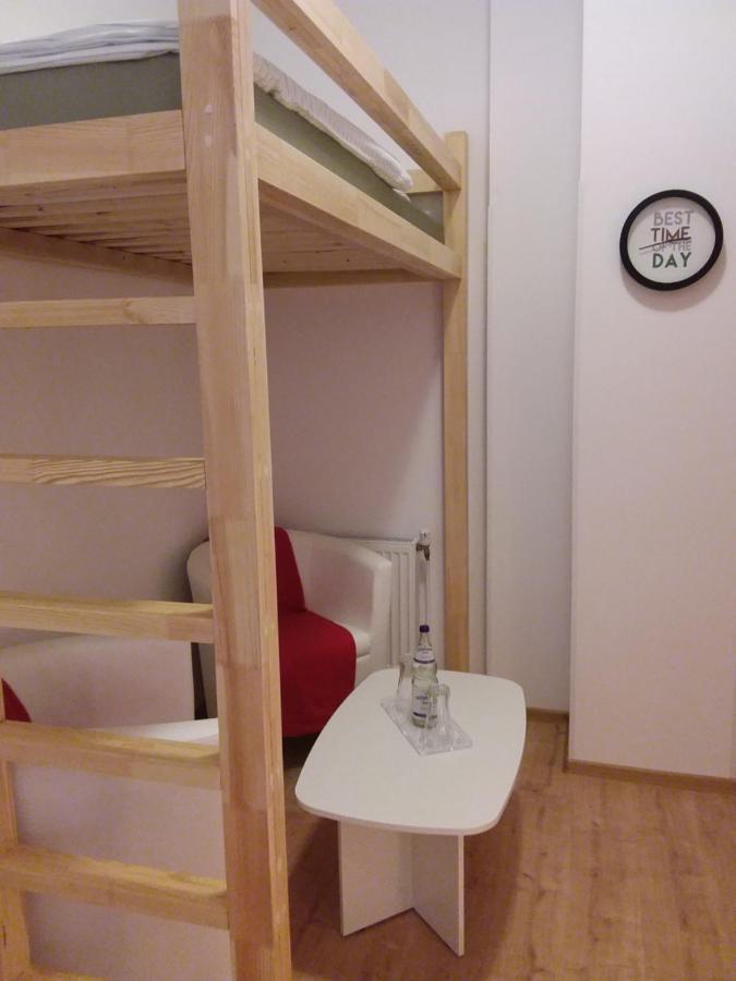Living In The Box Hostel Βερολίνο Εξωτερικό φωτογραφία
