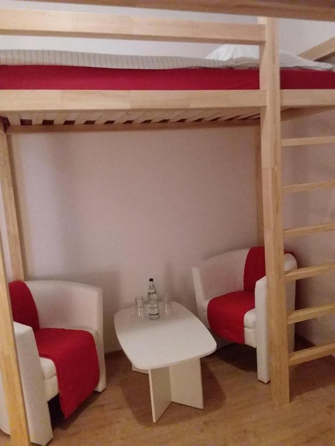 Living In The Box Hostel Βερολίνο Εξωτερικό φωτογραφία